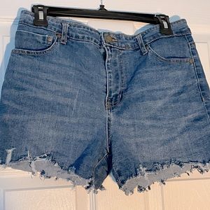 Red Star ripped Jean shorts, size women’s 8, never worn